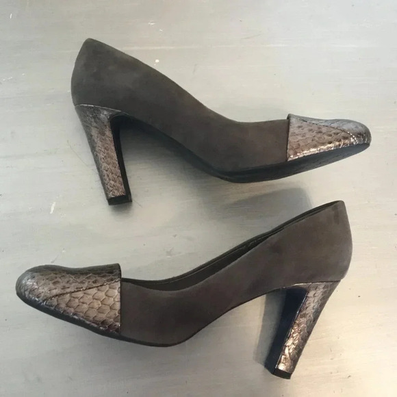 Franco  Sarto Gray Suede Pumps with Pewter Snake Print on Heel and Toe Sz 10 M - Picture 3 of 9